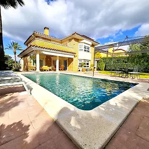Villa Catalunya Casas Port Aventura,golf, Costa Dorada At Your Doorstep, Reus